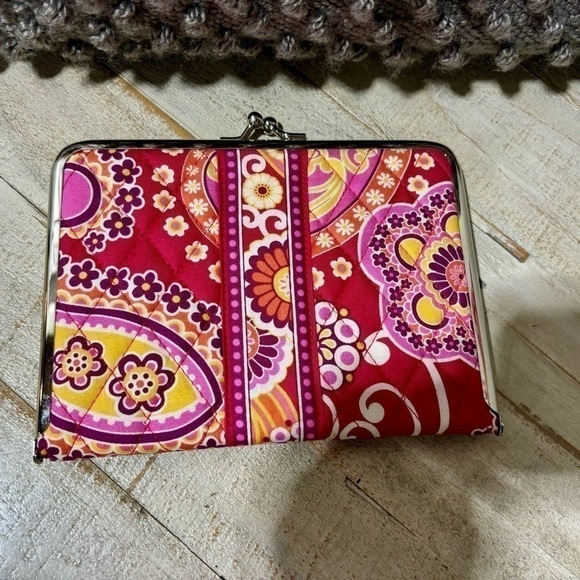 ❤️Vera Bradley Raspberry Fizz Crossbody & Photo Book - Picture 7 of 9